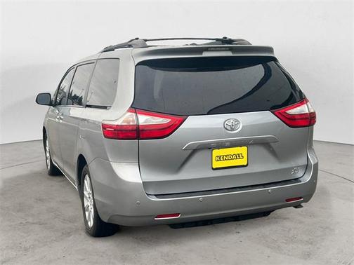 2017 Toyota Sienna XLE