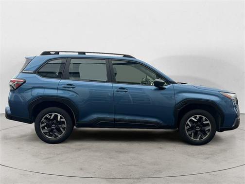 2025 Subaru Forester Base