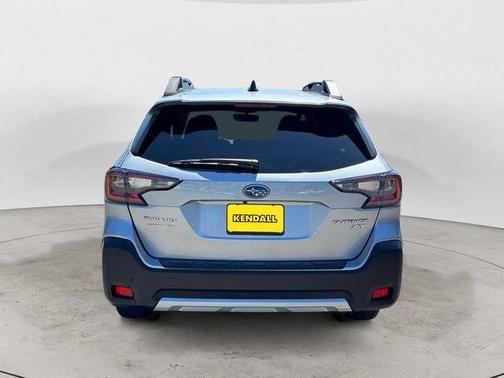 Ice Silver Metallic 2023 Subaru Outback Limited XT
