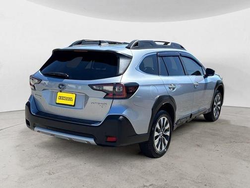 Ice Silver Metallic 2023 Subaru Outback Limited XT