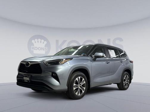 Moon Dust 2024 Toyota Highlander XLE