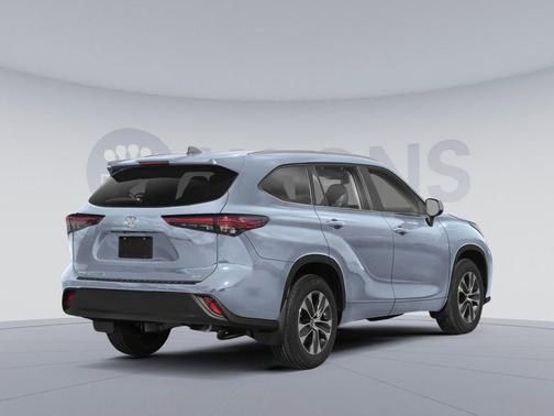 Moon Dust 2024 Toyota Highlander XLE