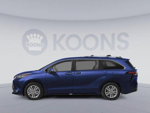 2025 Toyota Sienna Platinum 7 Passenger