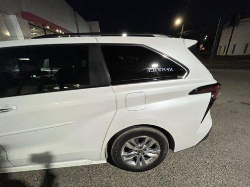 2022 Toyota Sienna XLE