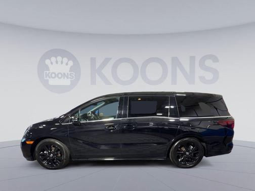 Crystal Black Pearl 2023 Honda Odyssey Sport