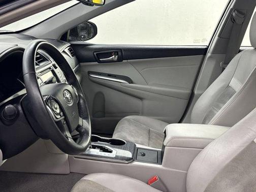 2014 Toyota Camry Hybrid LE