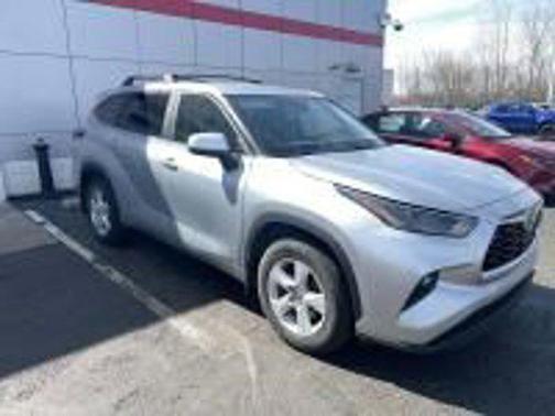 Celestial Silver Metallic 2023 Toyota Highlander LE