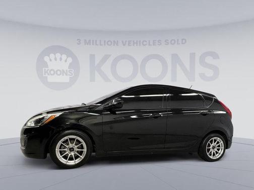Photo 5 of 24 of 2017 Hyundai Accent SE