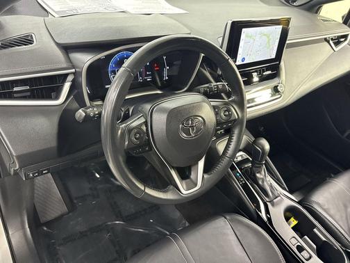 Classic Silver Metallic/Midnight Black Metallic 2024 Toyota Corolla XSE