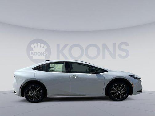 2025 Toyota Prius XLE