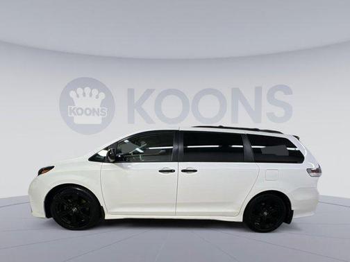 2020 Toyota Sienna SE