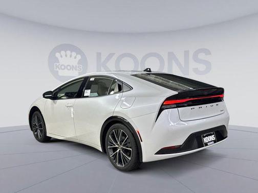 Wind Chill Pearl 2026 Toyota Prius XLE