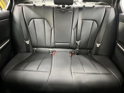 2024 BMW 330 i xDrive
