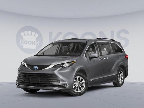 2022 Toyota Sienna XLE 8 Passenger