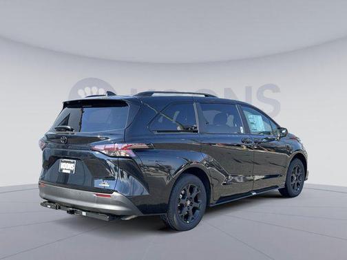 2026 Toyota Sienna Woodland Edition