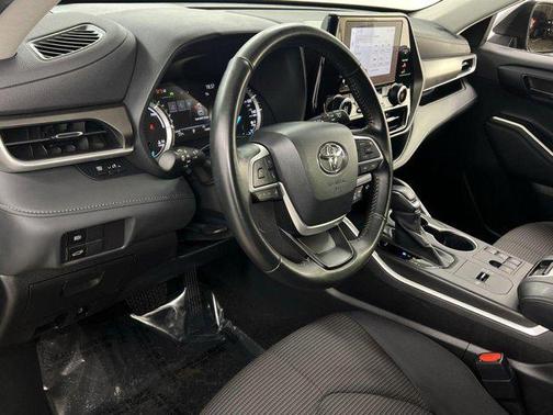 2023 Toyota Highlander Hybrid LE