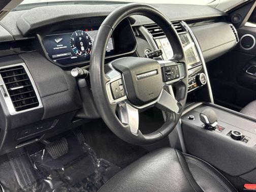 2024 Land Rover Discovery P300 S
