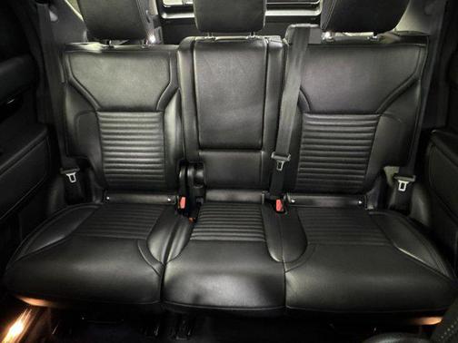 2024 Land Rover Discovery P300 S