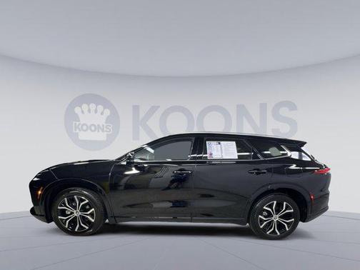 2025 Toyota Crown Signia XLE