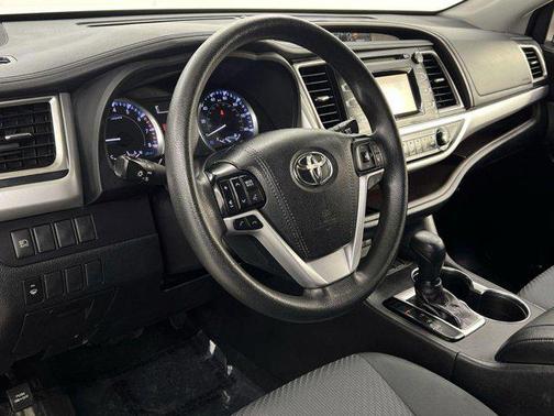 2019 Toyota Highlander LE I4