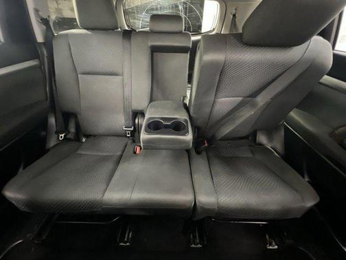 2019 Toyota Highlander LE I4