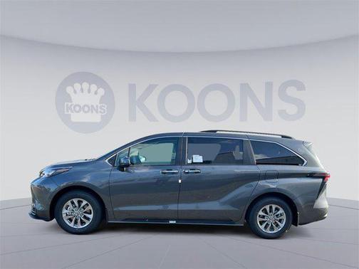 2025 Toyota Sienna XLE