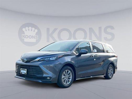 2025 Toyota Sienna XLE