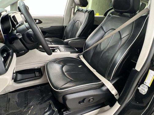 2023 Chrysler Pacifica Hybrid Limited