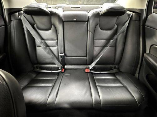 2024 Volvo S60 B5 Plus Dark Theme