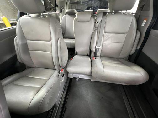 2020 Toyota Sienna XLE