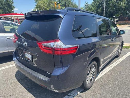 2020 Toyota Sienna XLE