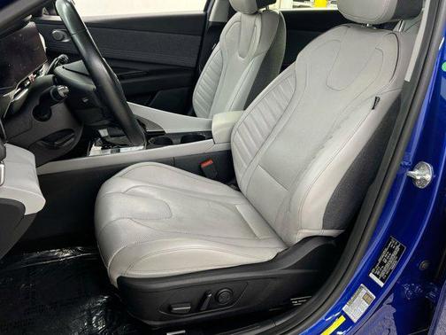 2022 Hyundai ELANTRA Limited