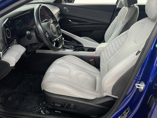 2022 Hyundai ELANTRA Limited