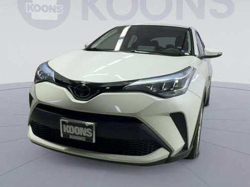 Blizzard Pearl 2021 Toyota C-HR LE