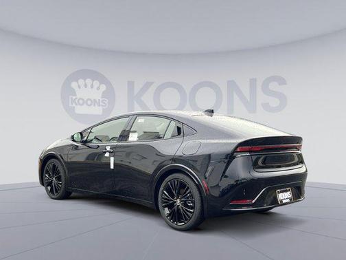 2025 Toyota Prius L