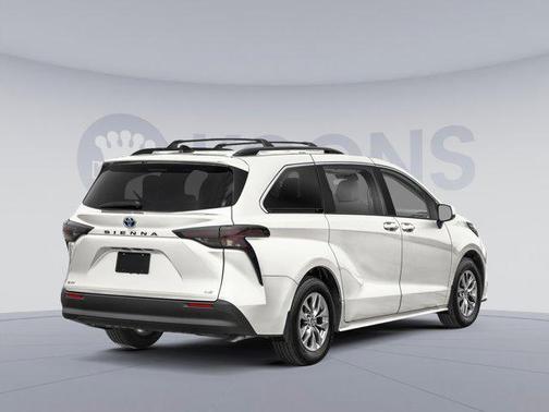 2025 Toyota Sienna LE