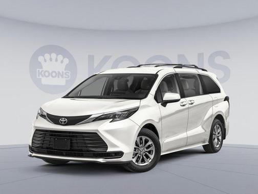 2025 Toyota Sienna LE