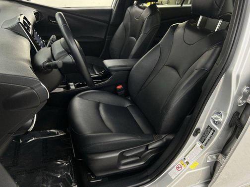 2020 Toyota Prius LE