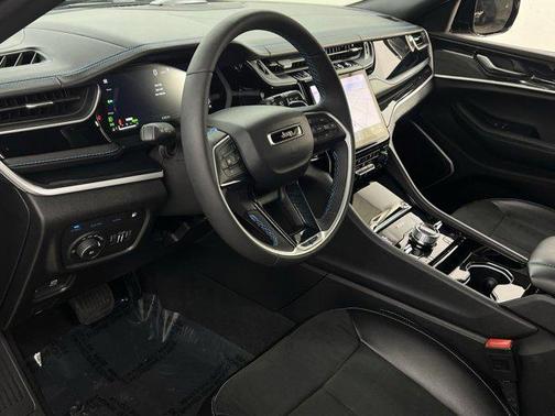 2022 Jeep Grand Cherokee 4xe Trailhawk