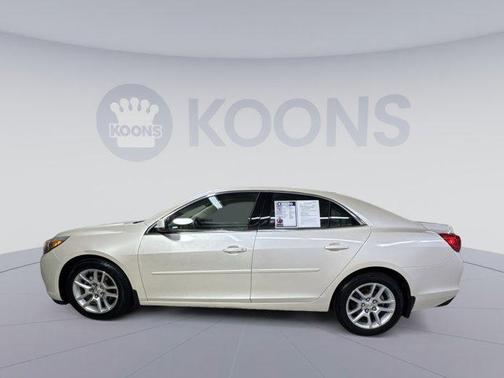 White Diamond Tricoat 2014 Chevrolet Malibu 1LT