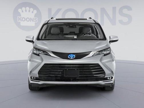 2025 Toyota Sienna XLE 7 Passenger