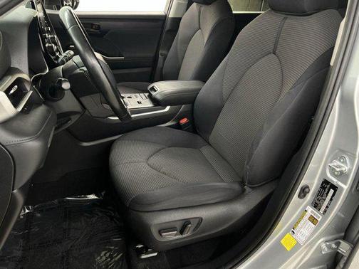 2020 Toyota Highlander LE