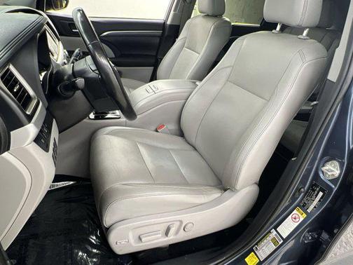 2019 Toyota Highlander Limited Platinum