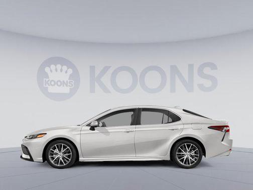 Super White 2021 Toyota Camry SE