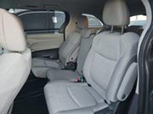 2023 Toyota Sienna LE