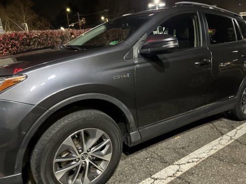 2017 Toyota RAV4 Hybrid XLE