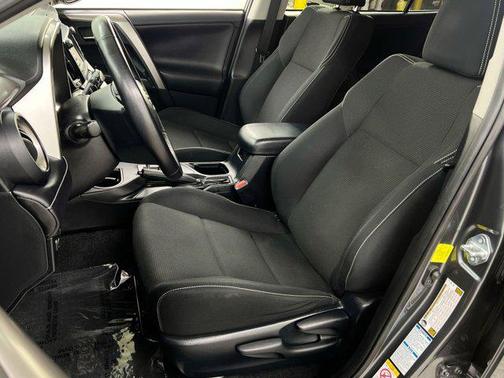 2017 Toyota RAV4 Hybrid SE