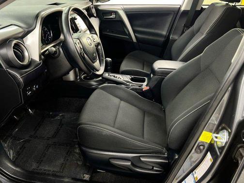 2017 Toyota RAV4 Hybrid SE