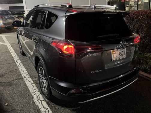2017 Toyota RAV4 Hybrid XLE