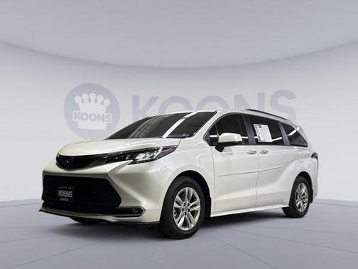 2023 Toyota Sienna XLE